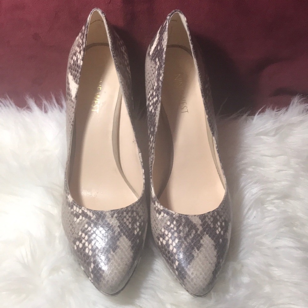 Nine West snake skin pumps. Size 8